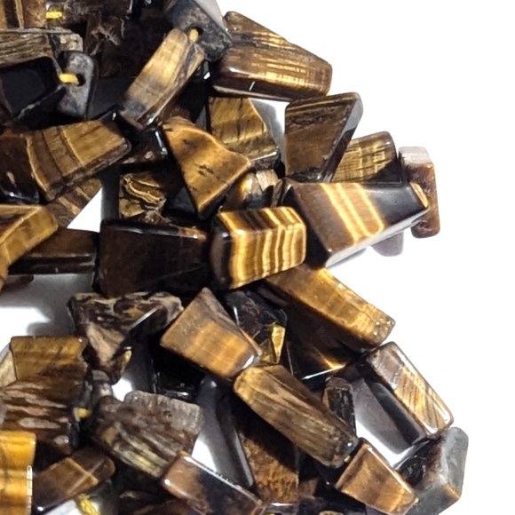 Natural Gemstone Beads | Tigers Eye | Triangle Shaped | 13" Strand | Jewelry | - Picture 3 of 3